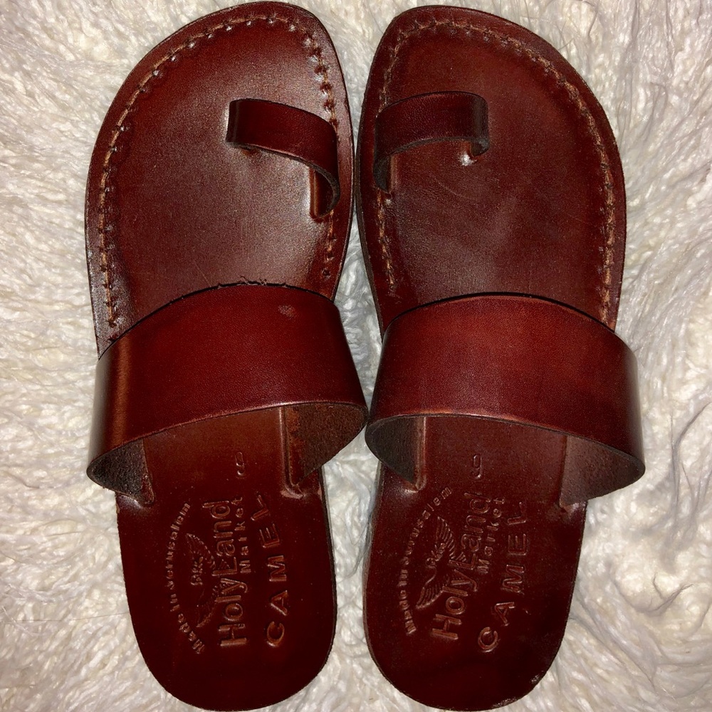 Super cute one toe biblical sandals ✨